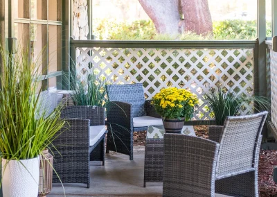 outdoor shaded soft seating at Los Altos Sub-acute